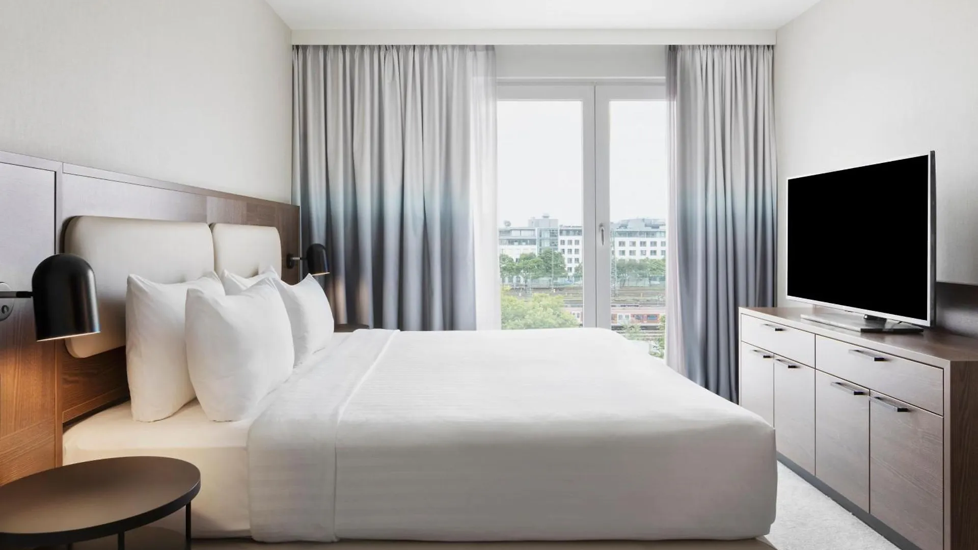 Courtyard By Marriott Munich City East 4*,