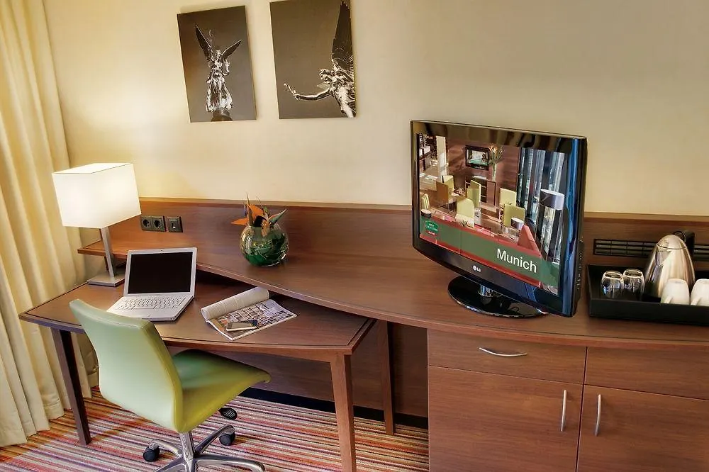 Courtyard By Marriott Munich City East 4*,