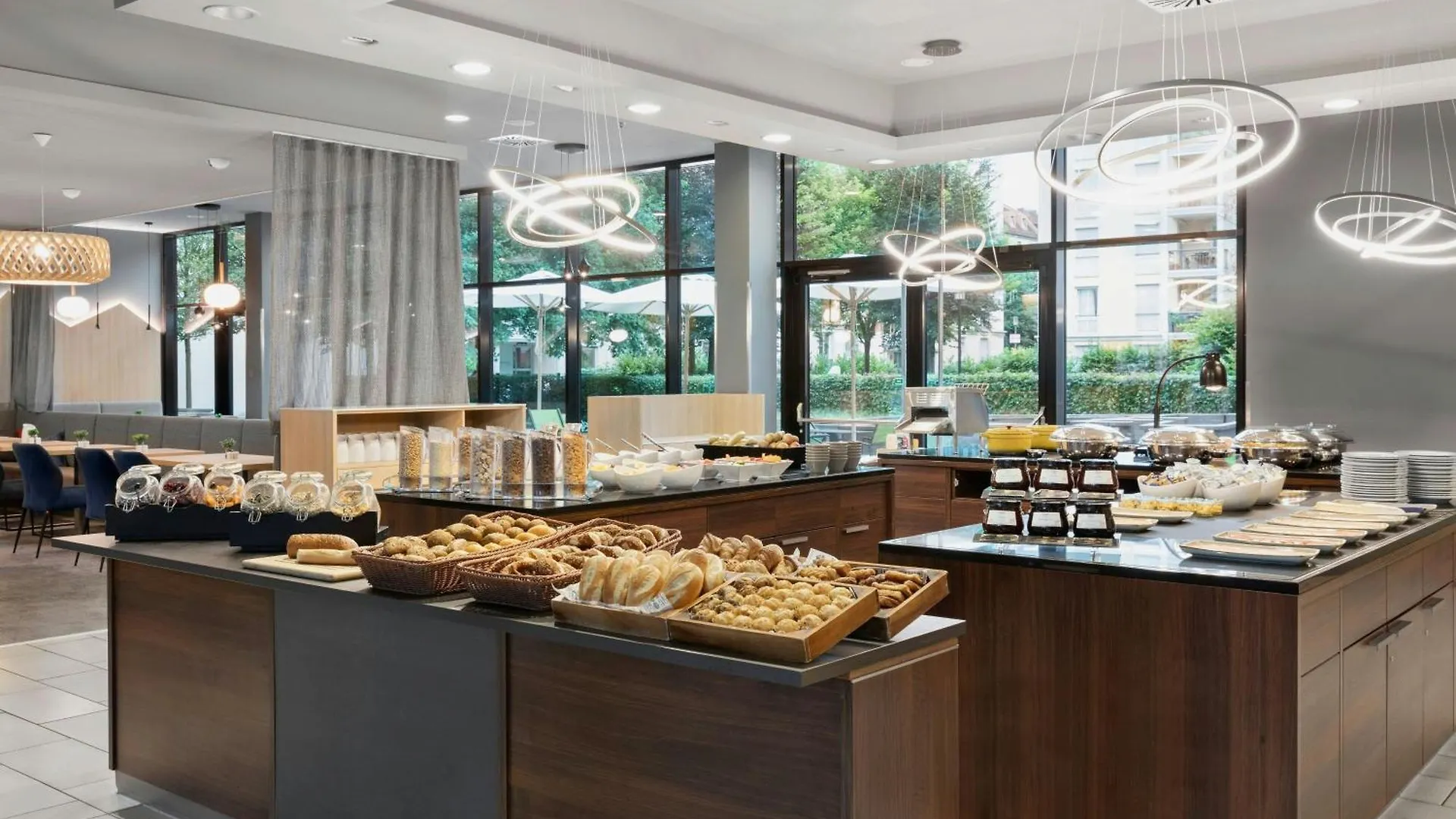 Courtyard By Marriott Munich City East Hotel