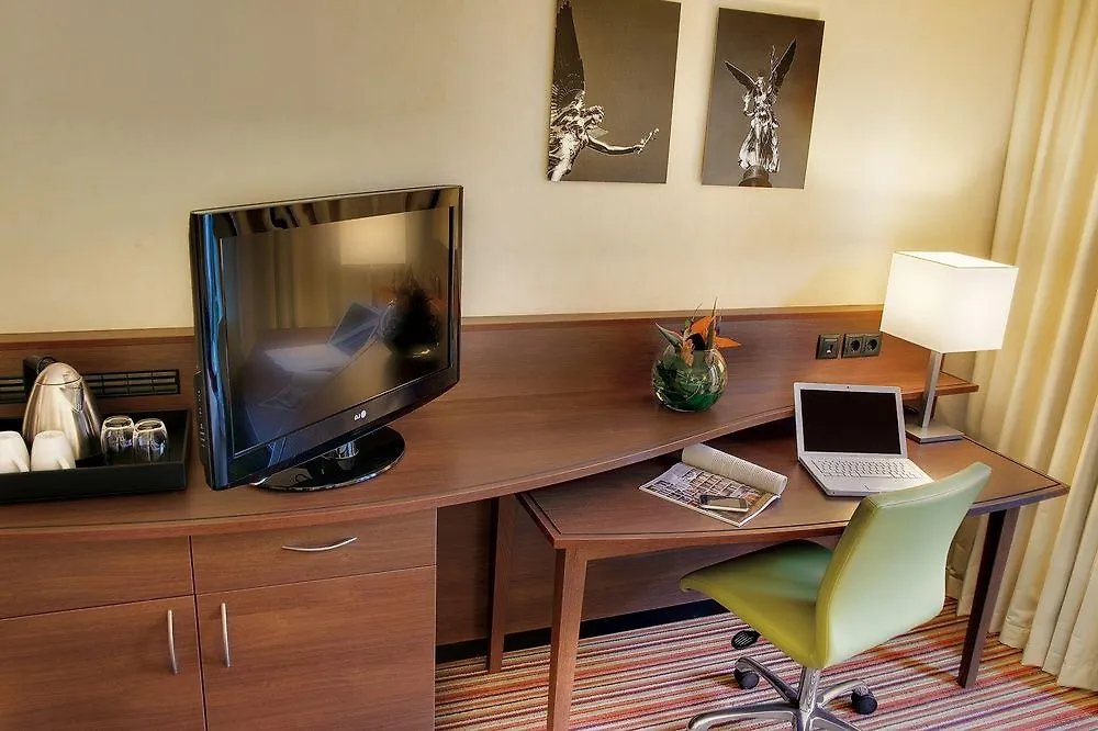 Hotel Courtyard By Marriott Munich City East