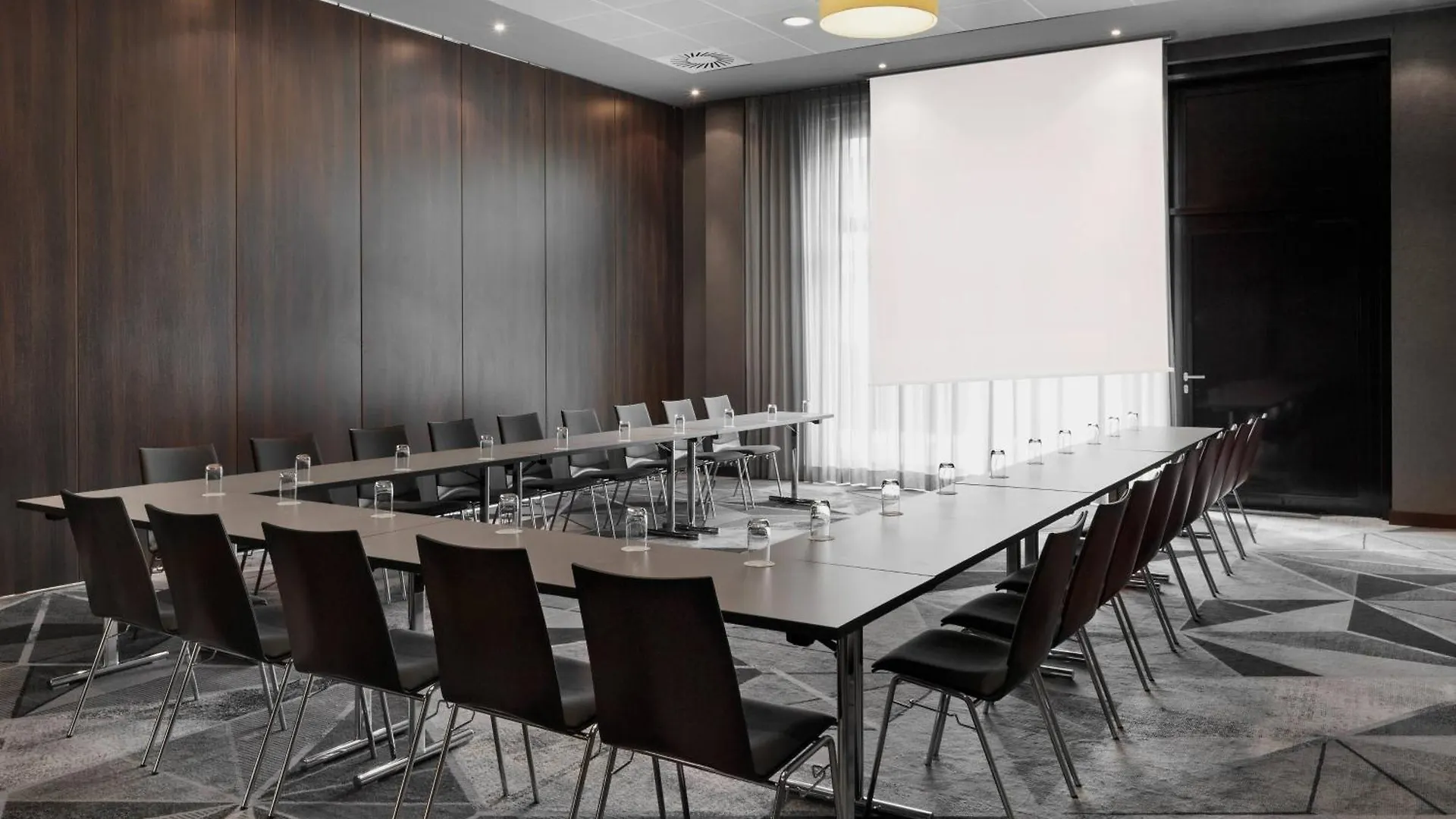 Courtyard By Marriott Munich City East 4*,